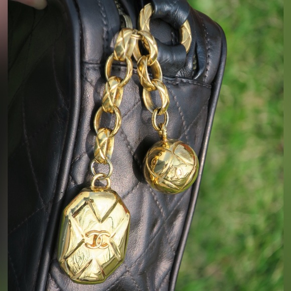 Vintage CHANEL Camera Bag - Picture 7 of 12